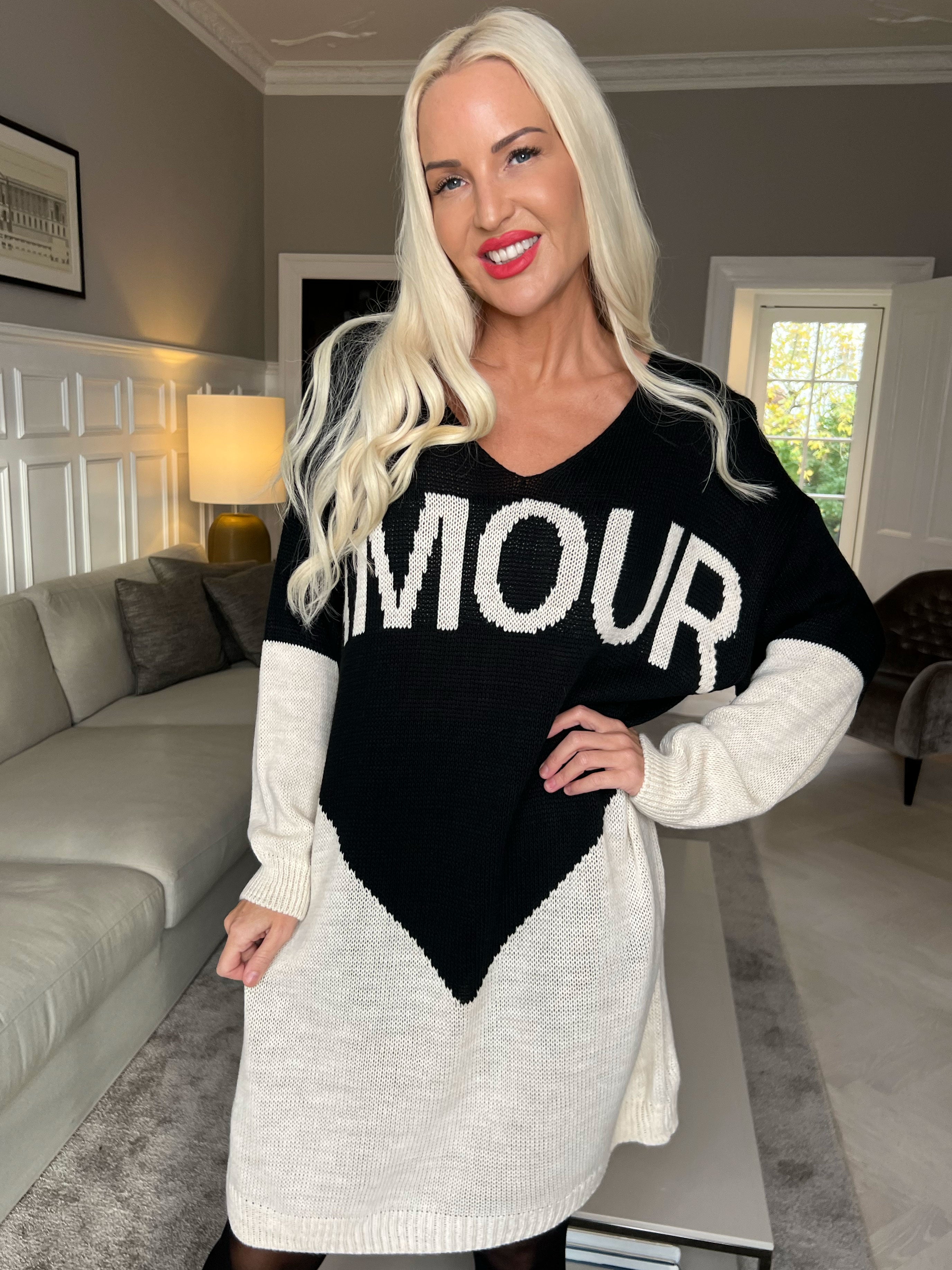 Palermo - Tofarvet strikkjole med amour stående